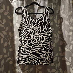 Black and White Patterned Women's Top